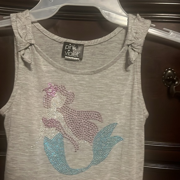 Little girls used size 8 dress - Picture 2 of 5